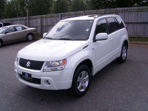 White Pearl Suzuki Grand Vitara XSport.  Click to enlarge.