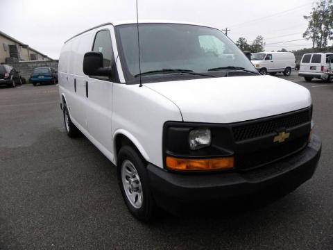 Summit White Chevrolet Express 1500 Cargo Van.  Click to enlarge.
