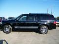 2009 Navigator L #2