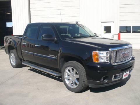 Onyx Black GMC Sierra 1500 Denali Crew Cab AWD.  Click to enlarge.