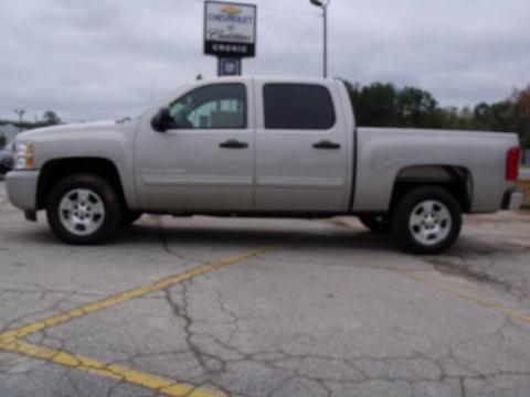Silver Birch Metallic Chevrolet Silverado 1500 LT Crew Cab.  Click to enlarge.