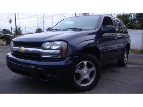 Imperial Blue Metallic Chevrolet TrailBlazer LS.  Click to enlarge.