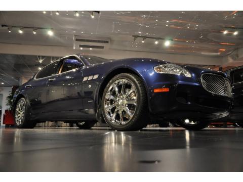 Blue Maserati Quattroporte .  Click to enlarge.