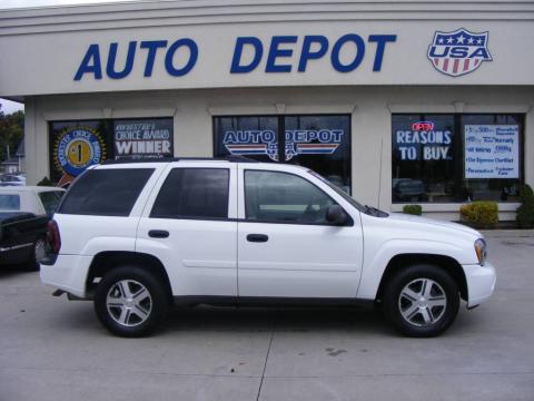 Summit White Chevrolet TrailBlazer LS 4x4.  Click to enlarge.