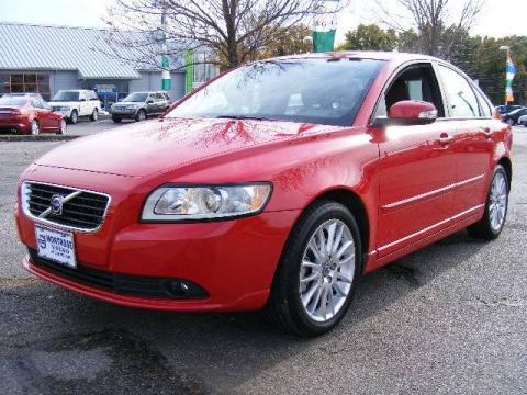 Passion Red Volvo S40 2.4i.  Click to enlarge.