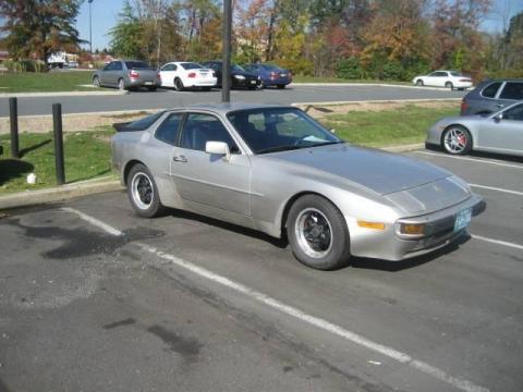 Silver Porsche 944