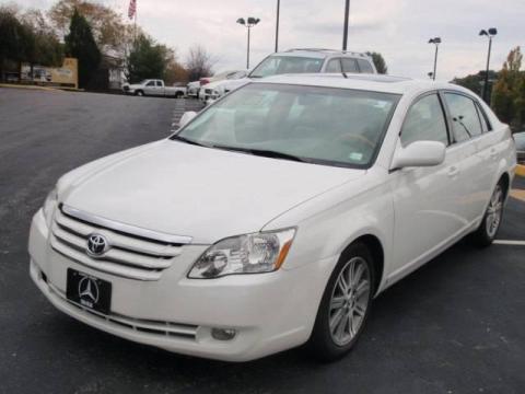 Blizzard White Pearl Toyota Avalon Limited.  Click to enlarge.
