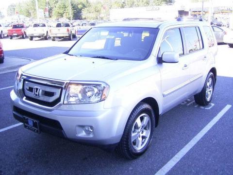 Alabaster Silver Metallic Honda Pilot EX-L.  Click to enlarge.