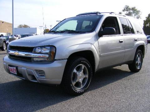 Silverstone Metallic Chevrolet TrailBlazer LS 4x4.  Click to enlarge.