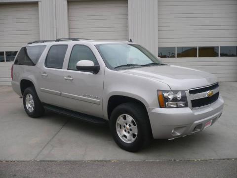 Silver Birch Metallic Chevrolet Suburban LT 4x4.  Click to enlarge.