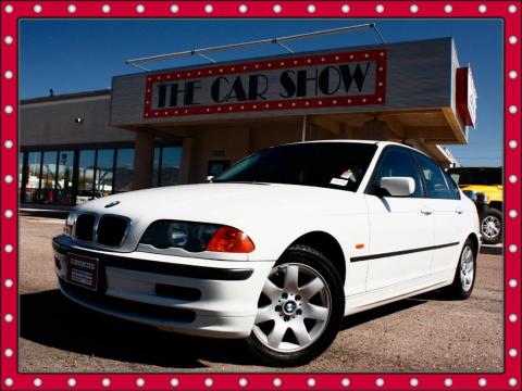 Alpine White BMW 3 Series 325i Sedan.  Click to enlarge.