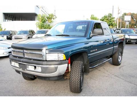 Emerald Green Pearl Dodge Ram 1500 Laramie SLT Extended Cab 4x4.  Click to enlarge.