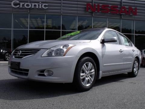 Radiant Silver Nissan Altima 2.5 SL.  Click to enlarge.