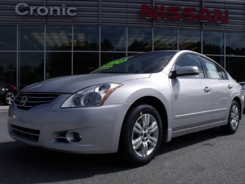 Radiant Silver Nissan Altima 2.5 SL.  Click to enlarge.