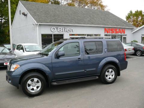Silverton Blue Pearl Nissan Pathfinder SE 4x4.  Click to enlarge.