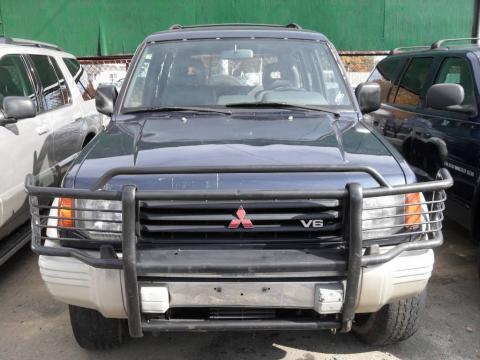 Balboa Blue Pearl Metallic Mitsubishi Montero SR 4x4.  Click to enlarge.