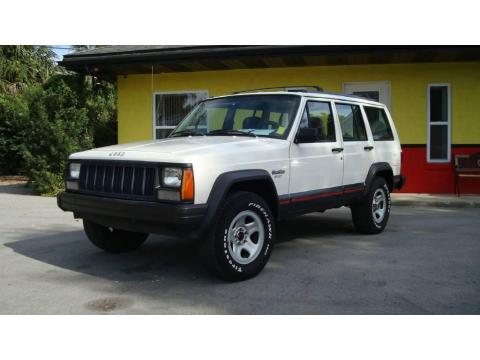 Stone White Jeep Cherokee Sport.  Click to enlarge.