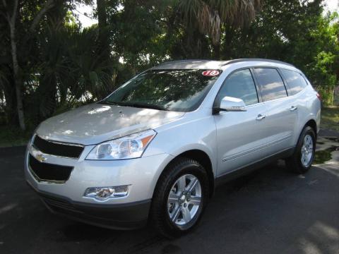 Silver Ice Metallic Chevrolet Traverse LT.  Click to enlarge.