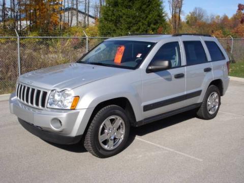 Bright Silver Metallic Jeep Grand Cherokee Laredo 4x4.  Click to enlarge.