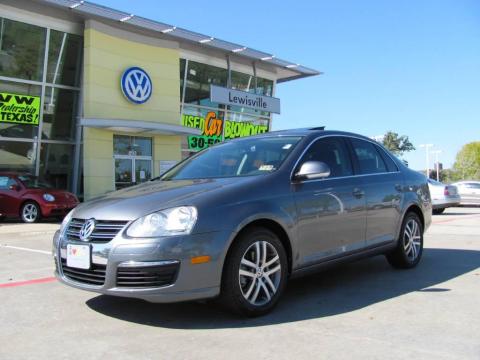 Platinum Grey Metallic Volkswagen Jetta 2.5 Sedan.  Click to enlarge.