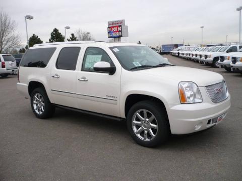 White Diamond Tricoat GMC Yukon XL Denali AWD.  Click to enlarge.