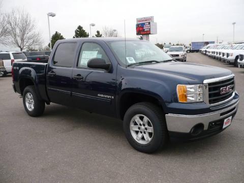 Midnight Blue Metallic GMC Sierra 1500 SLE Crew Cab 4x4.  Click to enlarge.