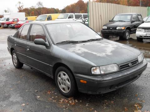 Black Emerald Pearl Infiniti G 20 Sedan.  Click to enlarge.