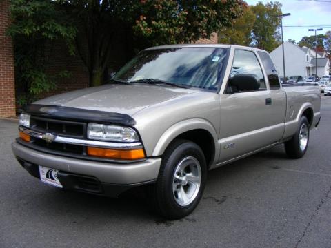 Light Pewter Metallic Chevrolet S10 LS Extended Cab.  Click to enlarge.