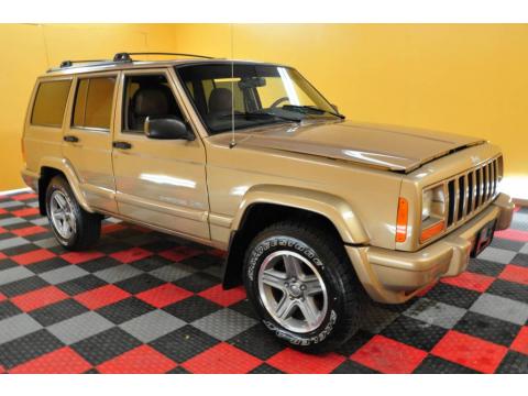 Desert Sand Pearl Jeep Cherokee Classic 4x4.  Click to enlarge.