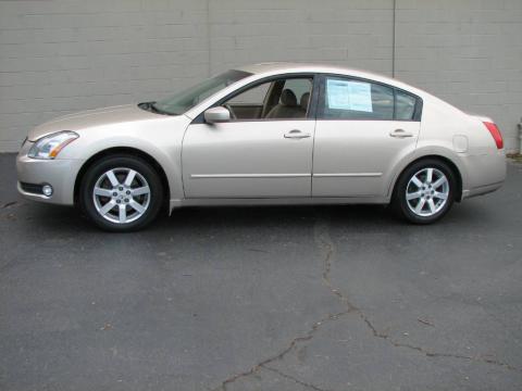 Coral Sand Metallic 2005 Nissan Maxima 3.5 SL with Cafe Latte interior Coral 