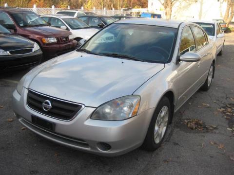 Sheer Silver Metallic Nissan Altima 2.5 S.  Click to enlarge.