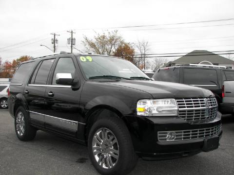 Black Lincoln Navigator 4x4.  Click to enlarge.