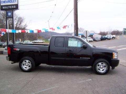 Black Chevrolet Silverado 1500 LT Extended Cab 4x4.  Click to enlarge.