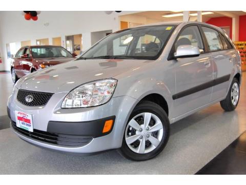 Clear Silver Kia Rio LX Sedan.  Click to enlarge.