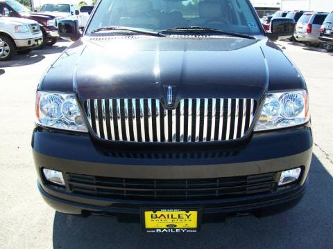 Black Lincoln Navigator Luxury.  Click to enlarge.