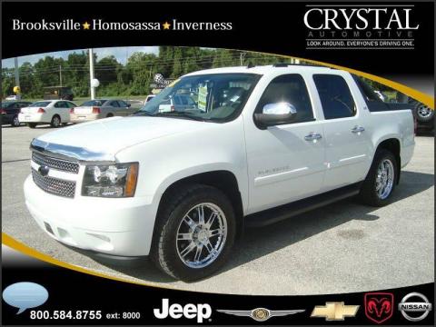 White Diamond Tricoat Chevrolet Avalanche LTZ.  Click to enlarge.
