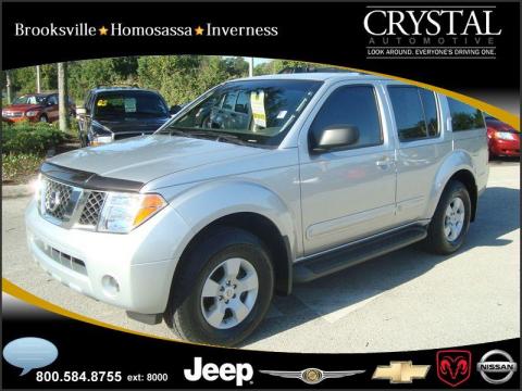 Silver Lightning Metallic Nissan Pathfinder XE.  Click to enlarge.