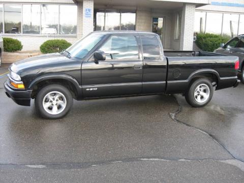 Onyx Black Chevrolet S10 LS Extended Cab.  Click to enlarge.