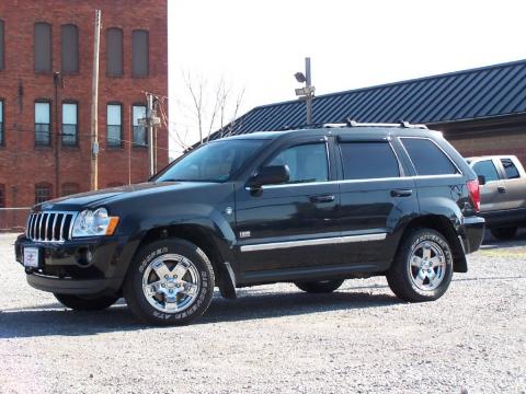 Brilliant Black Crystal Pearl Jeep Grand Cherokee Limited 4x4.  Click to enlarge.