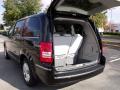 2010 Town & Country Limited #8