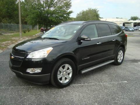 Black Granite Metallic Chevrolet Traverse LT.  Click to enlarge.