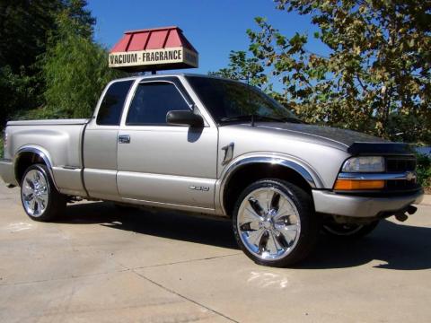 Light Pewter Metallic Chevrolet S10 LS Extended Cab.  Click to enlarge.
