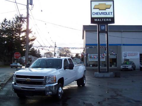 Summit White Chevrolet Silverado 3500HD LTZ Crew Cab 4x4 Dually.  Click to enlarge.