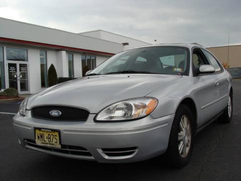 Silver Frost Metallic Ford Taurus SEL.  Click to enlarge.