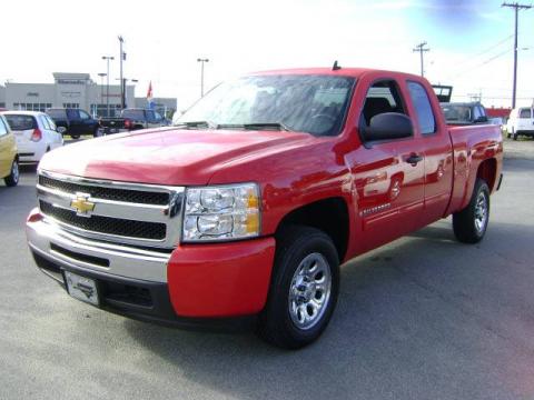 Victory Red Chevrolet Silverado 1500 LT Extended Cab.  Click to enlarge.