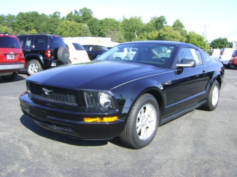 Black Ford Mustang V6 Deluxe Coupe.  Click to enlarge.