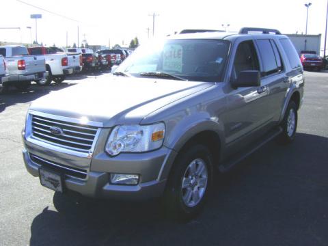 Vapor Silver Metallic Ford Explorer XLT 4x4.  Click to enlarge.