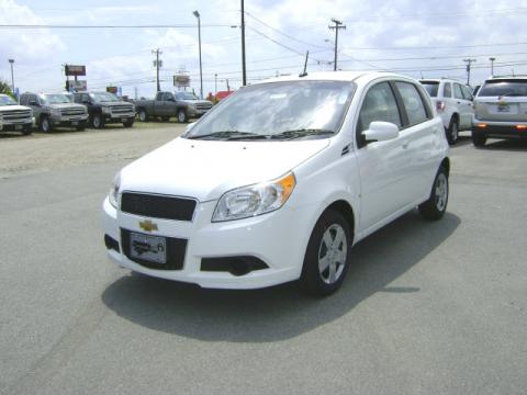 Summit White Chevrolet Aveo Aveo5 LT.  Click to enlarge.