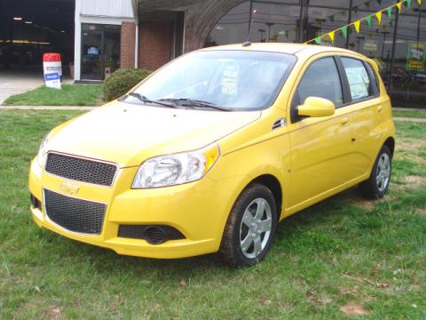Summer Yellow Chevrolet Aveo Aveo5 LT.  Click to enlarge.