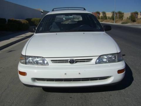 Super White Toyota Corolla DX Wagon.  Click to enlarge.